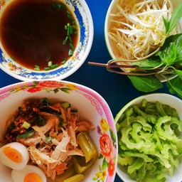 แห้งไก่ฉีก แยกซุปไข่