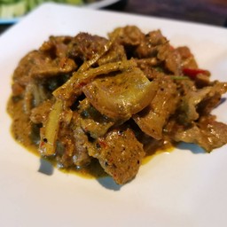 หมูป่าผัดเผ็ด