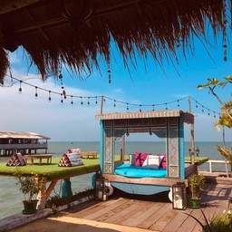 ขอขอบคุณรูปภาพจาก FB The Boathouse