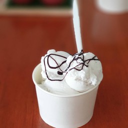 39 บาท ได้ 3 scoop มีเครื่องหลายอย่างอยู่ใต้ถ้วย