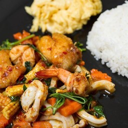 ข้าวราดพริกเผาไข่คน