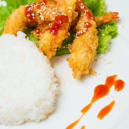 ข้าวราดกุ้งน้ำแดง