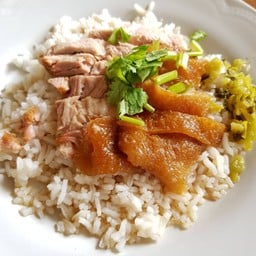 ช้ง ข้าวขาหมู เนื้อตุ๋น สนามบินน้ำ