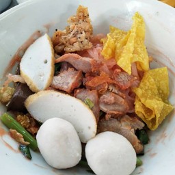 ก๋วยเตี๋ยวลุงชัยป้าเอียดตลาดสดพลาซ่า หน้าหอนาฬิกา