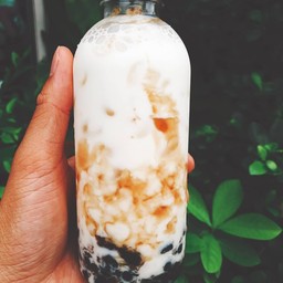 นมสดไข่มุกลาวา