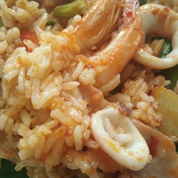 ข้าวผัดต้มยำทะเล