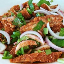 ข้าวยำไก่แซ่บ