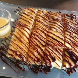 ใส่ไข่+ชอคโกแลต (Egg Roti with Chocolate)