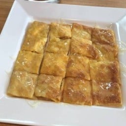 ใส่ไข่+นม (Egg Roti with condensed milk)
