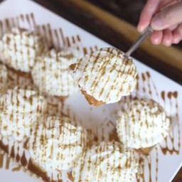 ทิชชู่+วิปครีม+คาราเมล (Tissue with Caramel and Whipped cream)