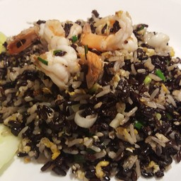 ข้าวไรซ์เบอร์รี่ผัดกุ้ง