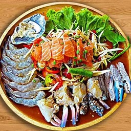 ตำลาวกุ้งดิบปูม้าแซลม่อน