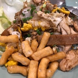 ก๋วยเตี๋ยวคั่วไก่