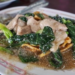 ก๋วยเตี๋ยวราดหน้าโภชนา