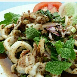 ลาบปลาหมึก