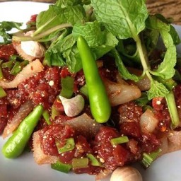 ก้อยเนื้อดิบ