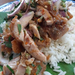 ข้าวยำไก่แซบ