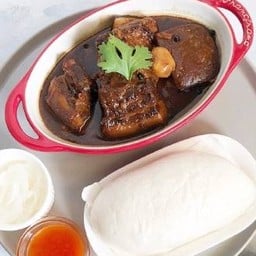 หมูฮัองพร้อมหมั่นโถว