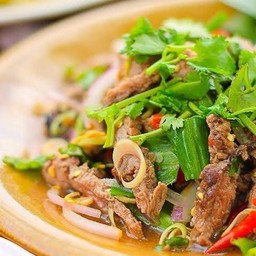 ยำเนื้อย่าง