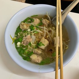 บะหมีหมูตุ๋น