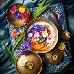 พลอยกรอบ