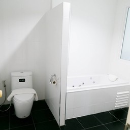 ห้องน้ำ Modern Suite