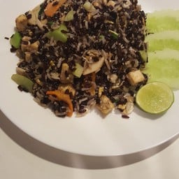 ข้าวไรซ์เบอร์รี่ผัดมังสวิรัติ