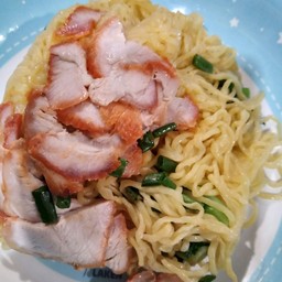 อิงอร บะหมี่ เกี๊ยว ข้าวหมูแดง