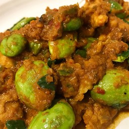 ผัดเผ็ดหมูสะตอ
