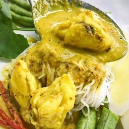 แกงปูใบชะพลู  + เส้นหมี่