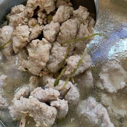 ท๊อปปิ้งหมูเด้ง (2 ชิ้น)
