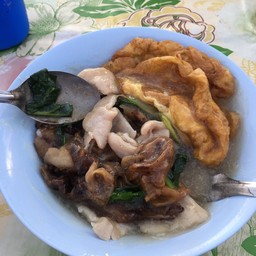 ราดหน้ายอดผัก ตลาดแม่เหียะ
