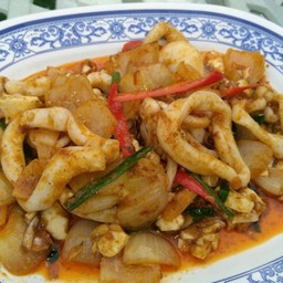 ปลาหมึกผัดไข่เค็ม