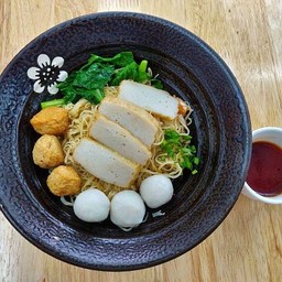 บะหมี่ลูกชิ้นรวม