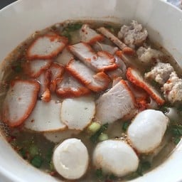ก๋วยเตี๋ยวตัวกลม By ลุงหงบ