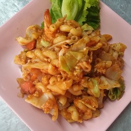 มักโรนีผัดซอส