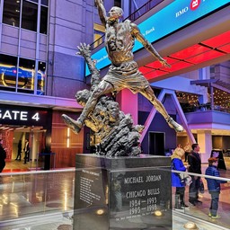 Michael Jordan Statue
