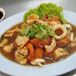 เต้าหู้ไข่ทรงเครื่อง Fried Tofu with Shrimp. Squid, Chicken ond Mushroom