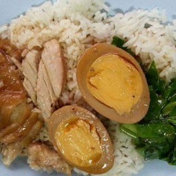 ข้าวขาหมู ข้าวราดแกง นายเรศ