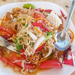 ยำมาม่าอร่อย