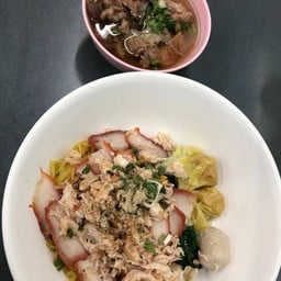 สหชัย บะหมี่เกี๊ยวปูหมูแดง แยกงามวงศ์วาน