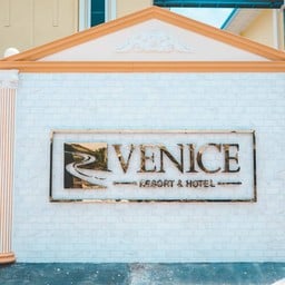 venice resort