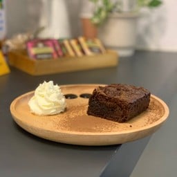 Toolbox cafe & workspace