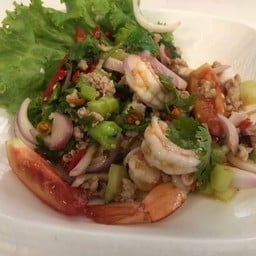 ยำก้านคะน้ากุ้งสด