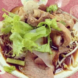 ก๋วยเตี๋ยวเนื้อรวม