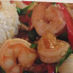 ข้าวกะเพรากุ้ง