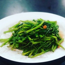 ผักบุ้งไฟแดง