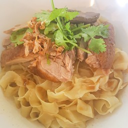 เส้นบะหมี่เป๊าะ