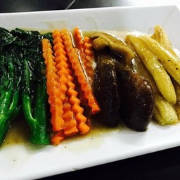 ผัดผักสี่สหาย