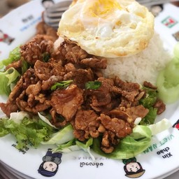 หมูกระเทียม+ไข่ดาว